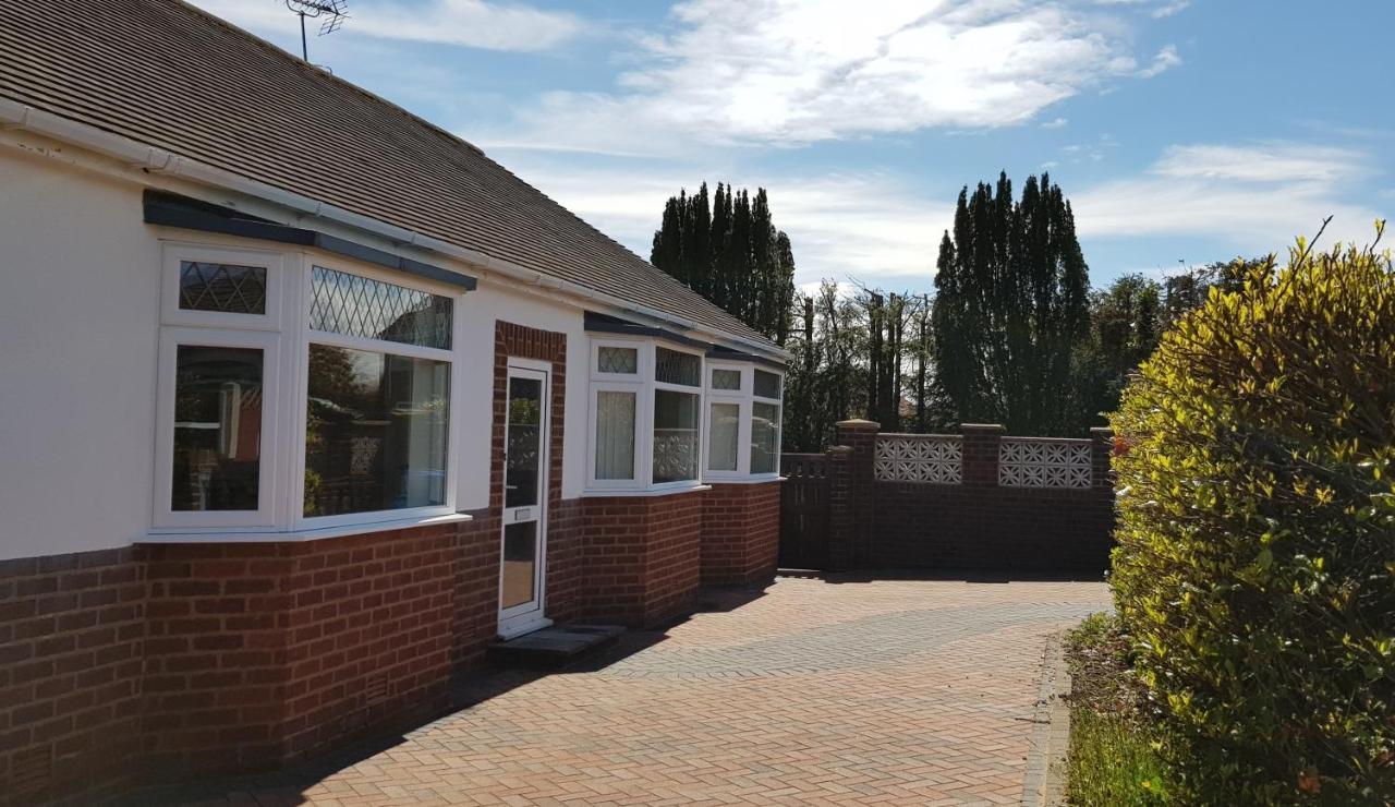 The Hermitage Private Detached Bungalow Villa Rhyl Exterior photo