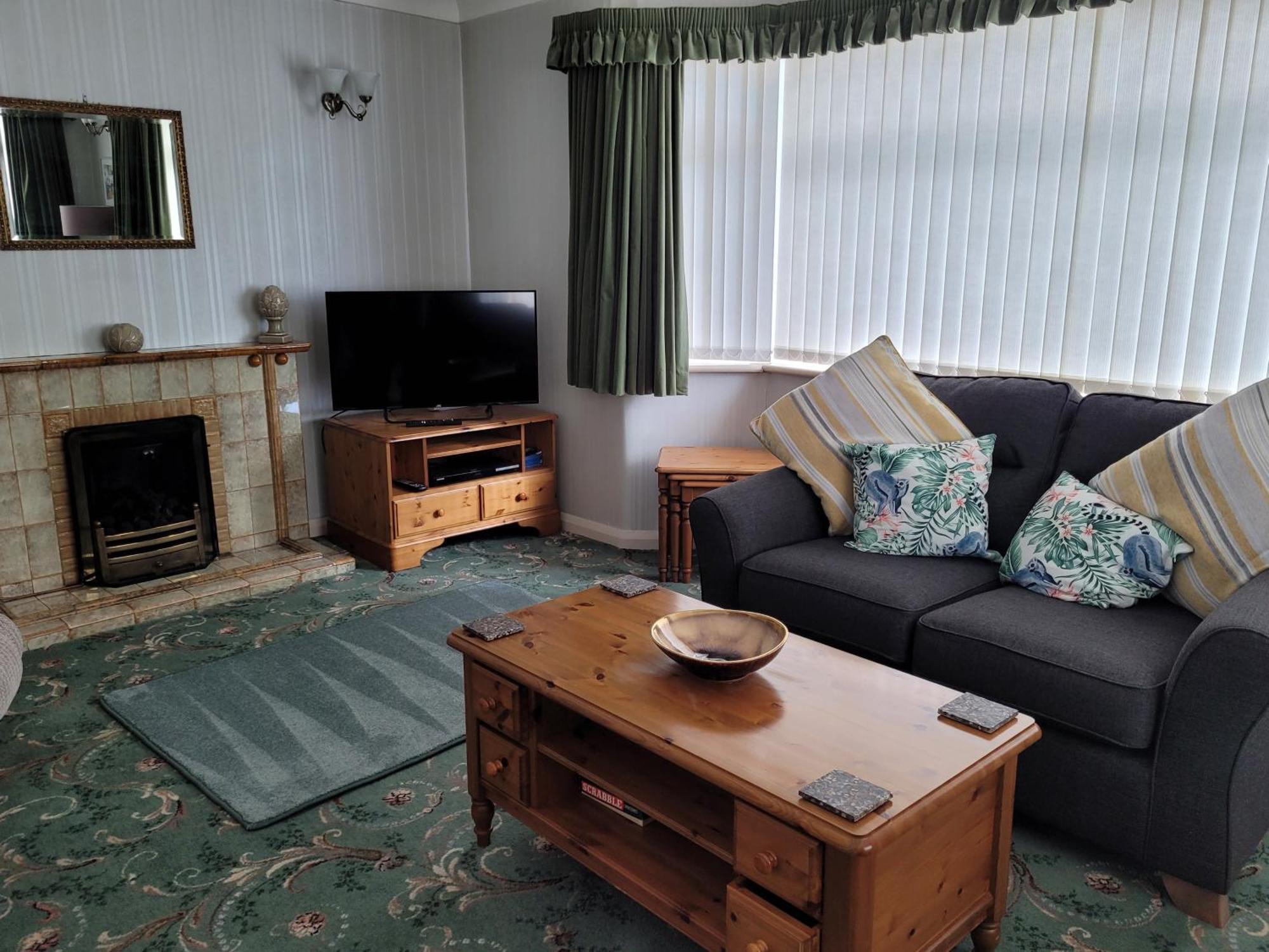 The Hermitage Private Detached Bungalow Villa Rhyl Exterior photo